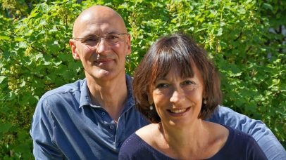 Yogalehrer Karin und Roman Yoga Lehrer, Yoga Saarbrücken, Yogastudio, Yoga Gruppenkurse, Online Yoga, Yoga für Unternehmen, Yoga Einzelunterricht