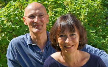 Wöchentlich neues Yogaprogramm zum Üben Yoga Gutschein, Yoga Saarbrücken, Yogastudio, Yoga Gruppenkurse, Online Yoga, Yoga Übung, Yoga Unterricht, Yoga Probestunde