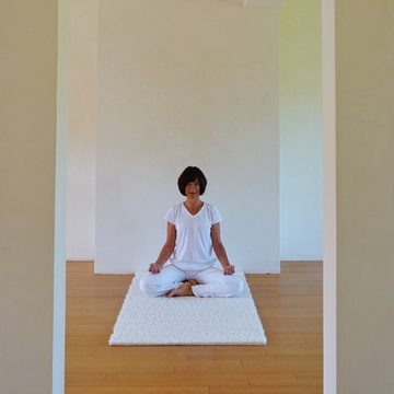 Online Yoga aus dem Yogastudio Düwel-Bergem Yoga Saarbrücken, Yogastudio, Yoga Gruppenkurse, Online Yoga, Yoga Übung, Yoga Unterricht, Yoga Lehrer