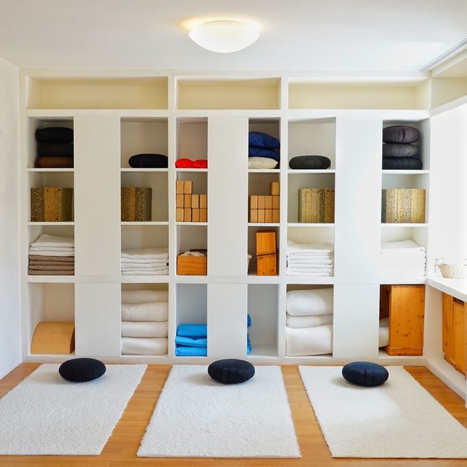 Gruppenkurse im Yogastudio Düwel-Bergem Yoga Saarbrücken, Yogastudio, Yoga Gruppenkurse, Online Yoga, Yoga Räumlichkeiten, Yoga Übungen